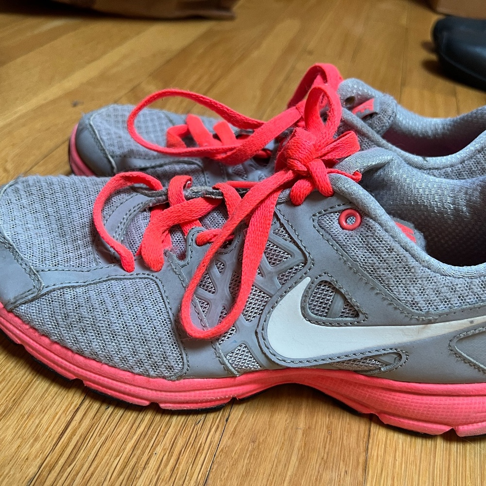 Nike Grey and Pink Running Shoes - Picture 3 of 7